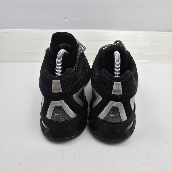 The Nike Air Max Shoes in Men's Size 10.5 *Missing Insoles* - Picture 4 of 15